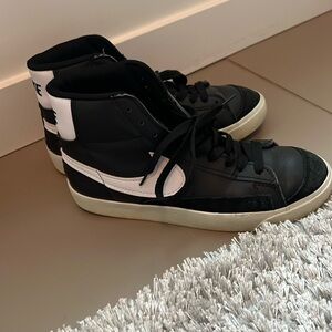 NIKE sneakers very light and comfortable